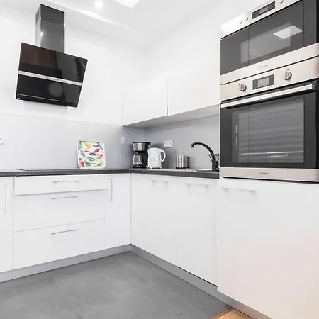Cityheaven With Parking And Ac Apartmán